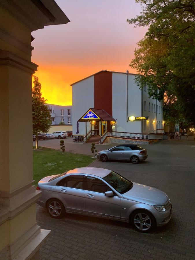 Hotel Medaillon Magdeburg Exterior foto