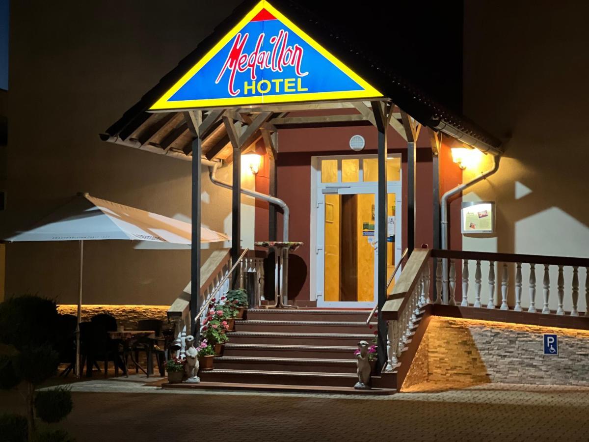 Hotel Medaillon Magdeburg Exterior foto