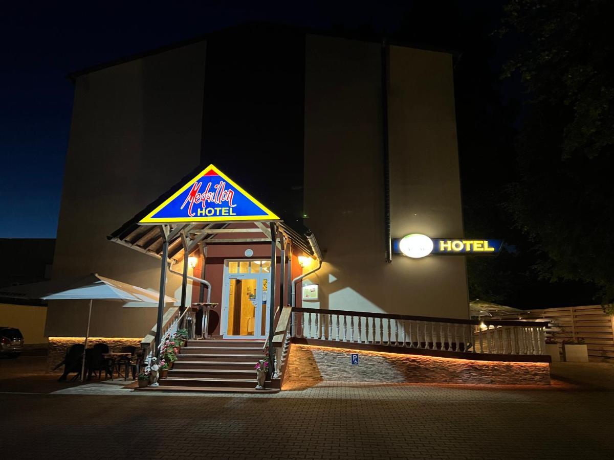 Hotel Medaillon Magdeburg Exterior foto