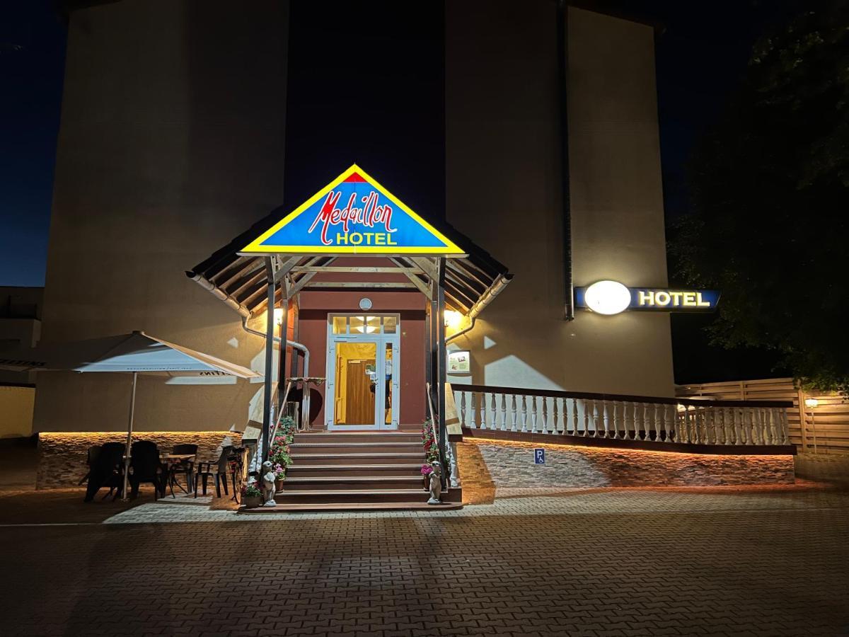 Hotel Medaillon Magdeburg Exterior foto
