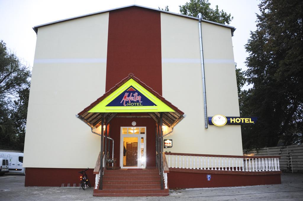 Hotel Medaillon Magdeburg Exterior foto